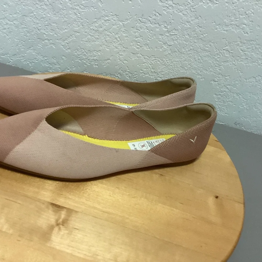 Vivaia Pointed Toe Flats Women Size 43 Blush Tan Colorblock‎ Sustainable Knit